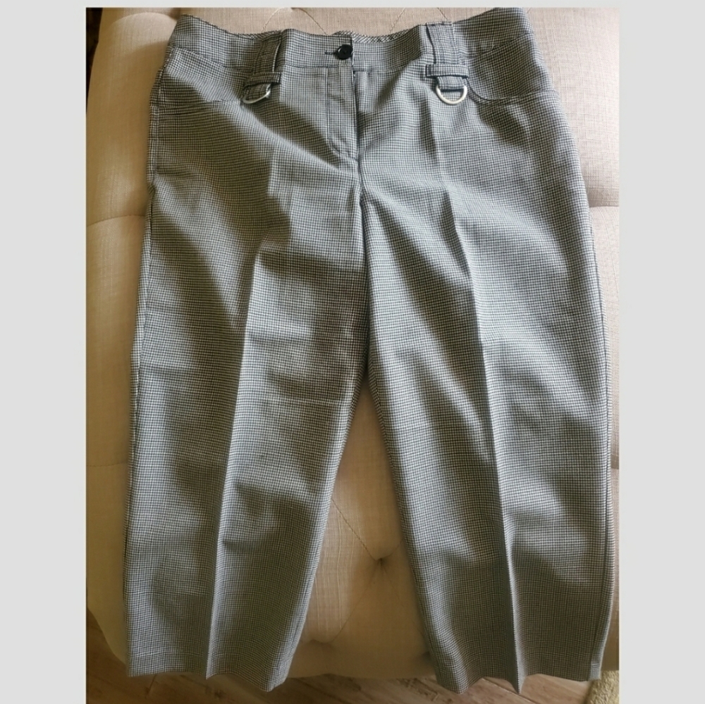 Cute as a Button BW Checked Cropped Pants